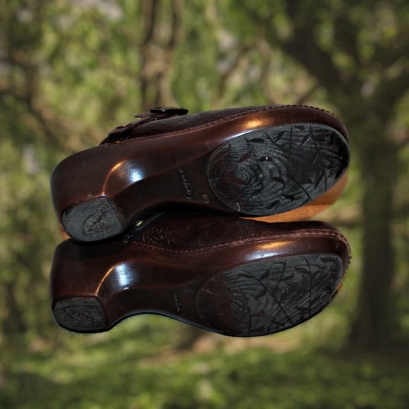 nurture shoes clogs